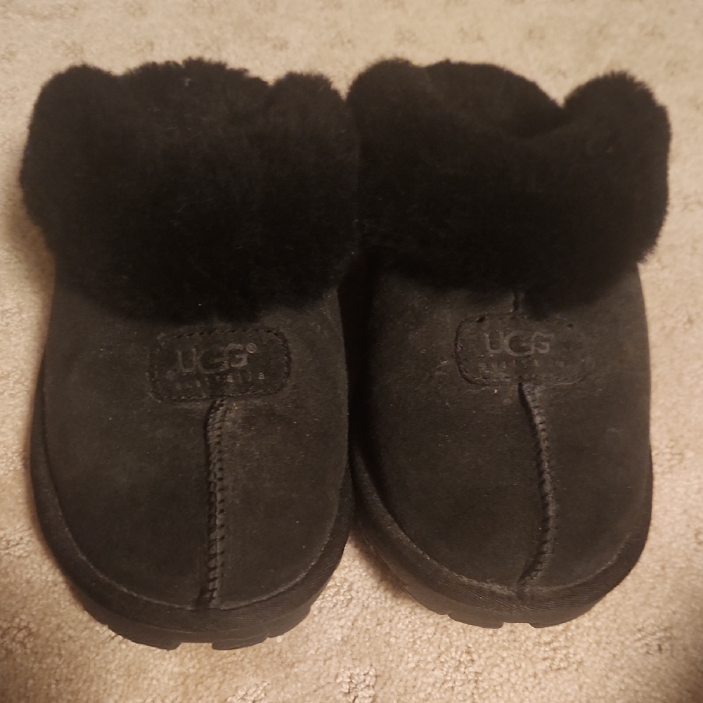UGG Womens Black Fuzzy Slippers